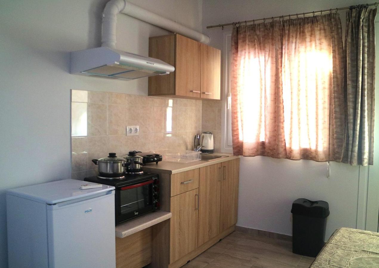 Christos Family Apartments Α Corfu  ภายนอก รูปภาพ
